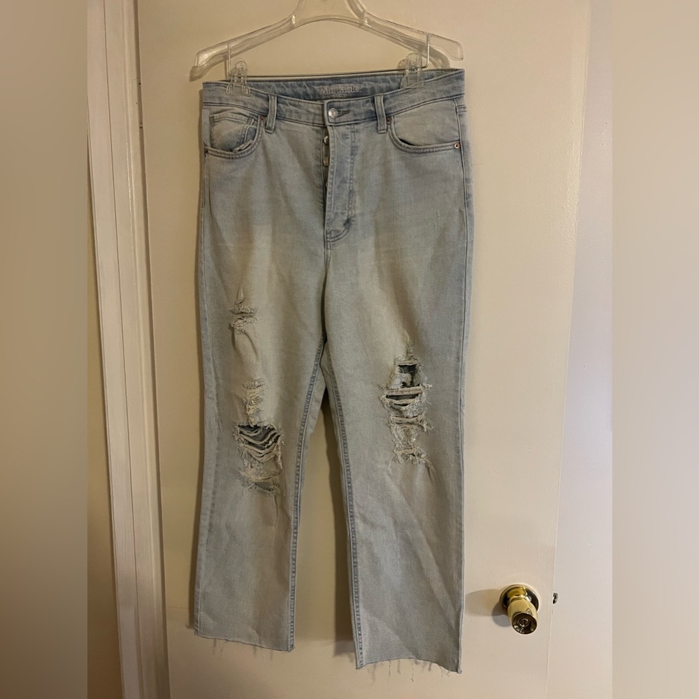 Cropped raw hem distressed jeans - button fly